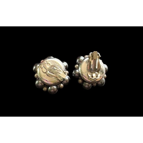 Beaded Cluster Clip On Earrings Faux Pearl Gray Taupe Statement Jewelry - Picture 2 of 6